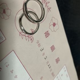 【銀座ダイヤモンドシライシの口コミ】 2人とも型は、ウェーブがよく彼はシンプル、私は石がついてキラキラしたの…