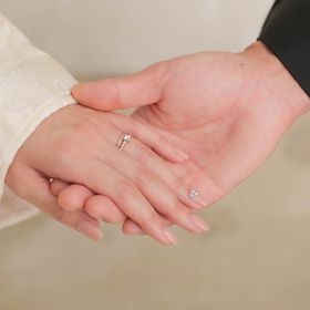 【YUKA HOJO(ユカホウジョウ)の口コミ】 いわゆる結婚指輪というようなデザインより、少し私達らしい個性のある指…