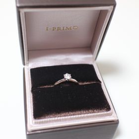 【アイプリモ(I-PRIMO)の口コミ】 デザインは、ひとつのダイヤモンドが綺麗に大きく輝いて見える形にしまし…