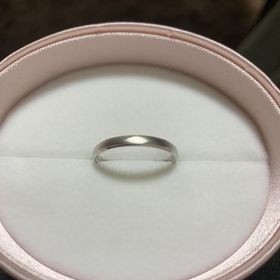 【insembre(インセンブレ)の口コミ】 デザインと価格が理想と一致したため購入しました！
また指輪の裏に刻印、…