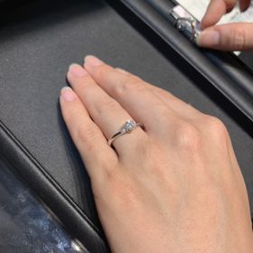 【エクセルコダイヤモンド(EXELCO DIAMOND)の口コミ】 マスターコンシェルジュの方が親切に対応いただき、ダイアモンドについて…