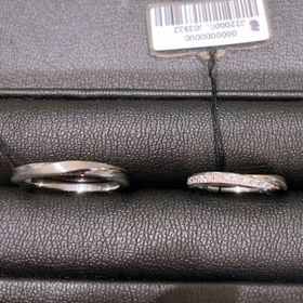 【エクセルコダイヤモンド(EXELCO DIAMOND)の口コミ】 ダイヤがたくさんついているのデザインを探していました。こちらの指輪は…