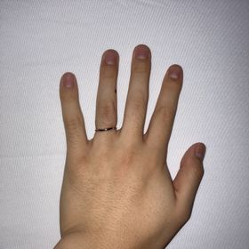 【1122 iifuufu bridal(いい夫婦ブライダル)の口コミ】 最初はシンプルな形ばかり試着していましたが、試着を繰り返すうちに多少…