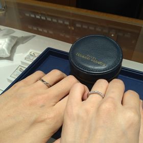 【銀座ダイヤモンドシライシの口コミ】 元々自分はエタニティリングを着けてほしかったので、leidewあたりを狙っ…