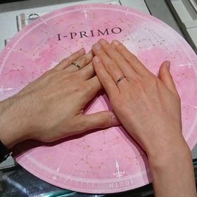 【アイプリモ(I-PRIMO)の口コミ】 シンプルなものにする予定でしたが、試着してみてキラキラしたものの方が…