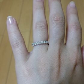 【TASAKI(タサキ)の口コミ】 決めては、ハーフエタニティであることです。
仕事柄、あまり指に注目され…