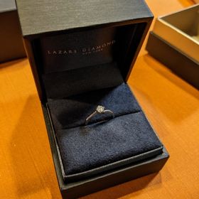 【ラザール ダイヤモンド(LAZARE DIAMOND)の口コミ】 相手がブランドにあまりこだわりがないため、使っているときにダイヤが一…