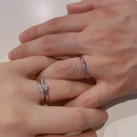 【アイプリモ(I-PRIMO)の口コミ】 婚約指輪とデザインを合わせたくて、アイプリモで揃えました。指の長く見…