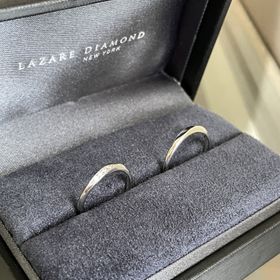 【ラザール ダイヤモンド(LAZARE DIAMOND)の口コミ】 夫がウェーブの方が指にはめやすいと言うので、ウェーブの中から選ぶこと…