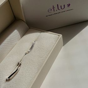 【et.lu(エトル)の口コミ】 細めのシンプルなデザインのものをいくつか試着した中で、1番自分の手にフ…
