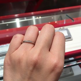 【AFFLUX(アフラックス)の口コミ】 指輪全てにリングネームがあり、その言葉や意味から選ぶも良し、選んだ指…