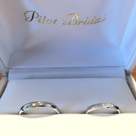 【PILOT BRIDAL(パイロットブライダル)の口コミ】 プラチナの純度が高く、鍛造のもので探しておりました。沢山お店を巡りな…