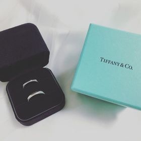 【ティファニー(Tiffany & Co.)の口コミ】 一目惚れのデザインだったのですがこの先ずっとつけていられるようにシン…