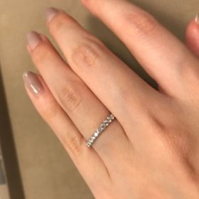 【ANTWERP BRILLIANT(アントワープブリリアント)の口コミ】 エレガントな印象のエタニティリングでありダイヤモンドの輝きが綺麗で存…