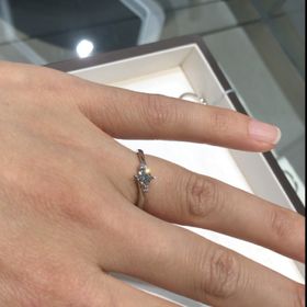 【アイプリモ(I-PRIMO)の口コミ】 【婚約指輪】年齢も考えて落ち着いた雰囲気のエレガントから選択。センタ…