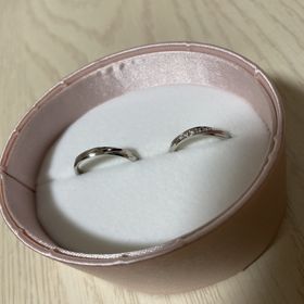 【insembre(インセンブレ)の口コミ】 デザインがオシャレなところと素材がいいところです。プラチナのものが欲…