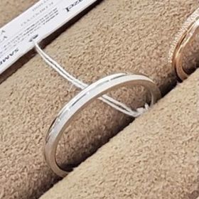 【Disney PRINCESS Rapunzel(ディズニープリンセスラプンツェル)の口コミ】 デザインはキラキラが2種類から選べて、こちらは控えめの細かいラメタイプ…