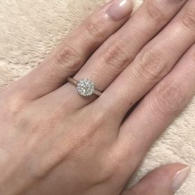 【ラザール ダイヤモンド(LAZARE DIAMOND)の口コミ】 ネットで見たデザインがどんぴしゃだったことに加えて、ヘイローでも細い…