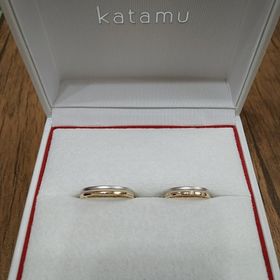【Katamu(カタム)の口コミ】 コンビネーションの指輪を探していたのですが
なかなか気に入るデザインが…