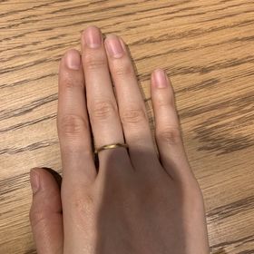 【Love Bond(ラブボンド)の口コミ】 シンプルで、形がとても綺麗な指輪でした。マリッジリングでなくてファッ…