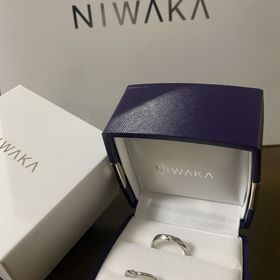 【俄(にわか)の口コミ】 購入したのは、初桜という種類なのですがダイヤが桜の形で付いていて、リ…