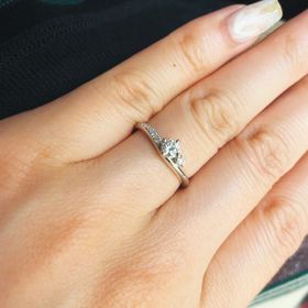 【GALA JEWELRY(ガラジュエリー)の口コミ】 価格に見合ったものを探して各店探し回りましたが中々出会えず、、、。gal…