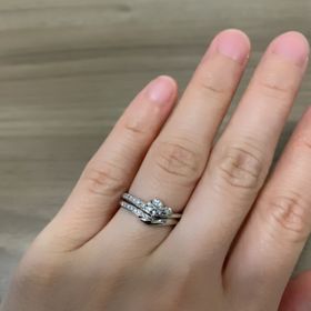 【GALA JEWELRY(ガラジュエリー)の口コミ】 セットリングを購入しました。
気に入ったデザインがいくつかあり、悩みに…