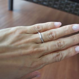 【俄(にわか)の口コミ】 実際に何個も指にはめてみましたが、なかなかしっくりくる指輪がなく、俄…