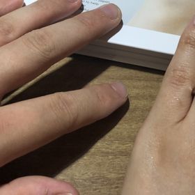 【Something Blue(サムシングブルー)の口コミ】 たくさん指輪を付けてみた中でも、つけ心地がかなり良かったことが印象深…