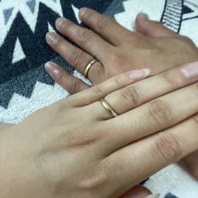 【ケイウノ ブライダル(K.UNO BRIDAL)の口コミ】 プラチナとゴールドが半分になっていて、デザインをまず気に入りました。…