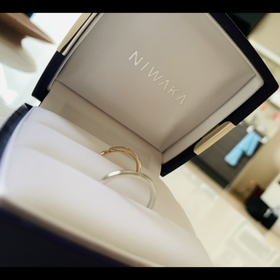 【俄(にわか)の口コミ】 素敵なデザインで一目惚れしました。セットリングにした時に、映えるデザ…