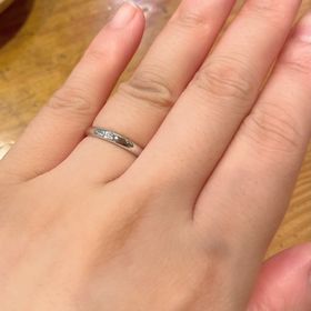 【宝寿堂(ほうじゅどう)の口コミ】 場を選ばすつけられるシンプルなものを探していました。婚約指輪がストレ…