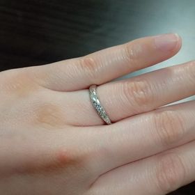 【SORA(ソラ)の口コミ】 ダイヤと研ぎ目の種類が異なる輝き具合と、２つのデザインが自然な形で融…