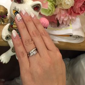 【銀座ダイヤモンドシライシの口コミ】 とにかく派手の指輪です、セットにしてあるので指の馴染みがよくとても華…