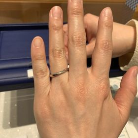 【銀座ダイヤモンドシライシの口コミ】 プラチナで、細かなダイヤがラインのように入っています。こんなに入って…