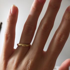 【ティファニー(Tiffany & Co.)の口コミ】 今後、何十年とつける予定の指輪なので、なるべくシンプルなデザインがほ…