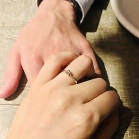 【銀座ダイヤモンドシライシの口コミ】 そのとき新しいデザインだったグローオブラブの婚約指輪とセントグレアで…