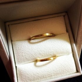 【ENUOVE(イノーヴェ)の口コミ】 なんと言ってもシンプルなデザイン。手が小さく指が細いので、華奢なデザ…