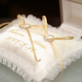 【ヴァンドーム青山(VENDOME AOYAMA)の口コミ】 私は、手が小さく指が短いので、細めのストレートのデザインを探していま…