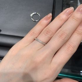 【ラザール ダイヤモンド(LAZARE DIAMOND)の口コミ】 指輪のデザインで決めようと思っていました。キラキラとダイヤモンドが沢…