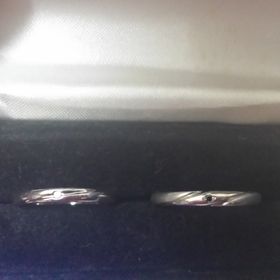 【エクセルコダイヤモンド(EXELCO DIAMOND)の口コミ】 婚約指輪をこのお店で作成することを決めていたので、結婚指輪も一緒に作…