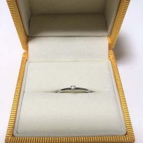 【ケイウノ ブライダル(K.UNO BRIDAL)の口コミ】 婚約指輪はダイヤが小さめで普段使いができて、シンプルな物がいいと考え…