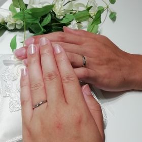 【4℃ BRIDAL(ヨンドシーブライダル)の口コミ】 はじめに選んでいたのは別のデザインのものだったのですが実際に色々なデ…
