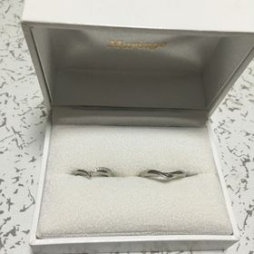 【Mariage ent(マリアージュエント)の口コミ】 V字デザインにこだわって県内6つのお店を周りました。ピンクダイヤやディ…