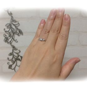 【カオキ　ダイヤモンド専門卸直営店の口コミ】 時間はおそらく45分はかかったかと思います。
何十種類もスタッフの方に見…