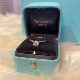 【ティファニー(Tiffany & Co.)の口コミ】 始めはまったく別のブランドが第一候補でしたが、シンプルで王道といえば…