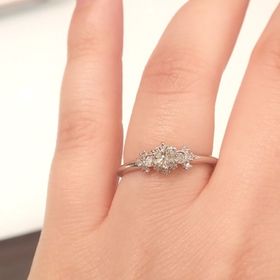 【AbHeri(アベリ)の口コミ】 繊細で華やかな、夢のあるデザイン。横から見たときも素敵でした。プラチ…