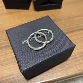 【エクセルコダイヤモンド(EXELCO DIAMOND)の口コミ】 デザインに一目惚れし購入しました！女性用の指輪にはどの角度から見ても…