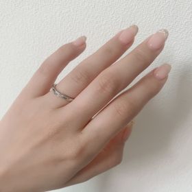 【GALA JEWELRY(ガラジュエリー)の口コミ】 元々はやや太めのプラチナ素材のリングで探しており、こちらでも太めのリ…