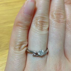 【アイプリモ(I-PRIMO)の口コミ】 かわいいピンクダイヤモンドが妻の雰囲気にぴったりでこの指輪に決めまし…